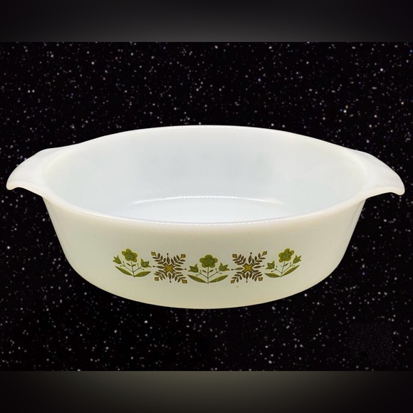 Vintage Fire King Anchor Hocking 1.5 Quart Baking Dish with lid - Picture 4 of 5